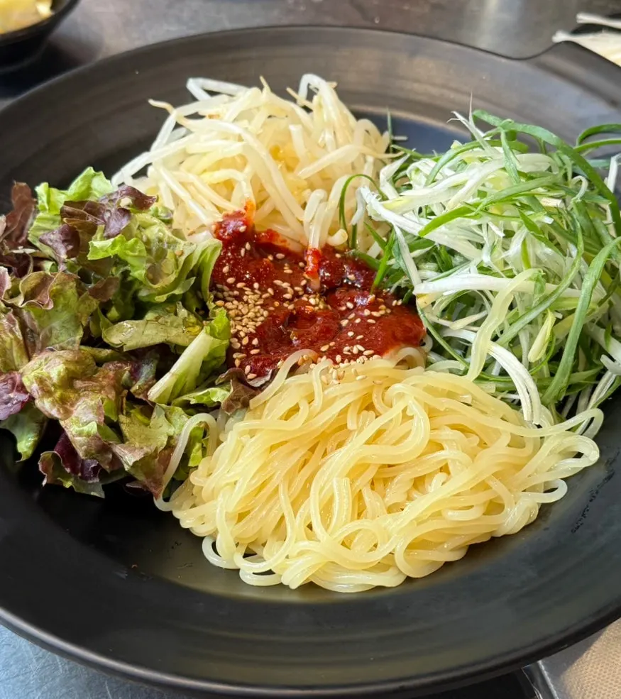 서비스로 나온 새콤달콤한 쫄면