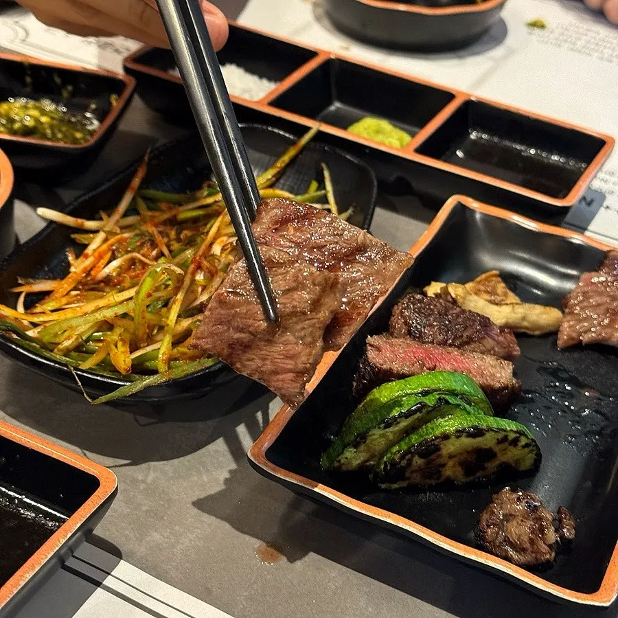 기본찬과 함께 즐긴 마지막 한우 부위