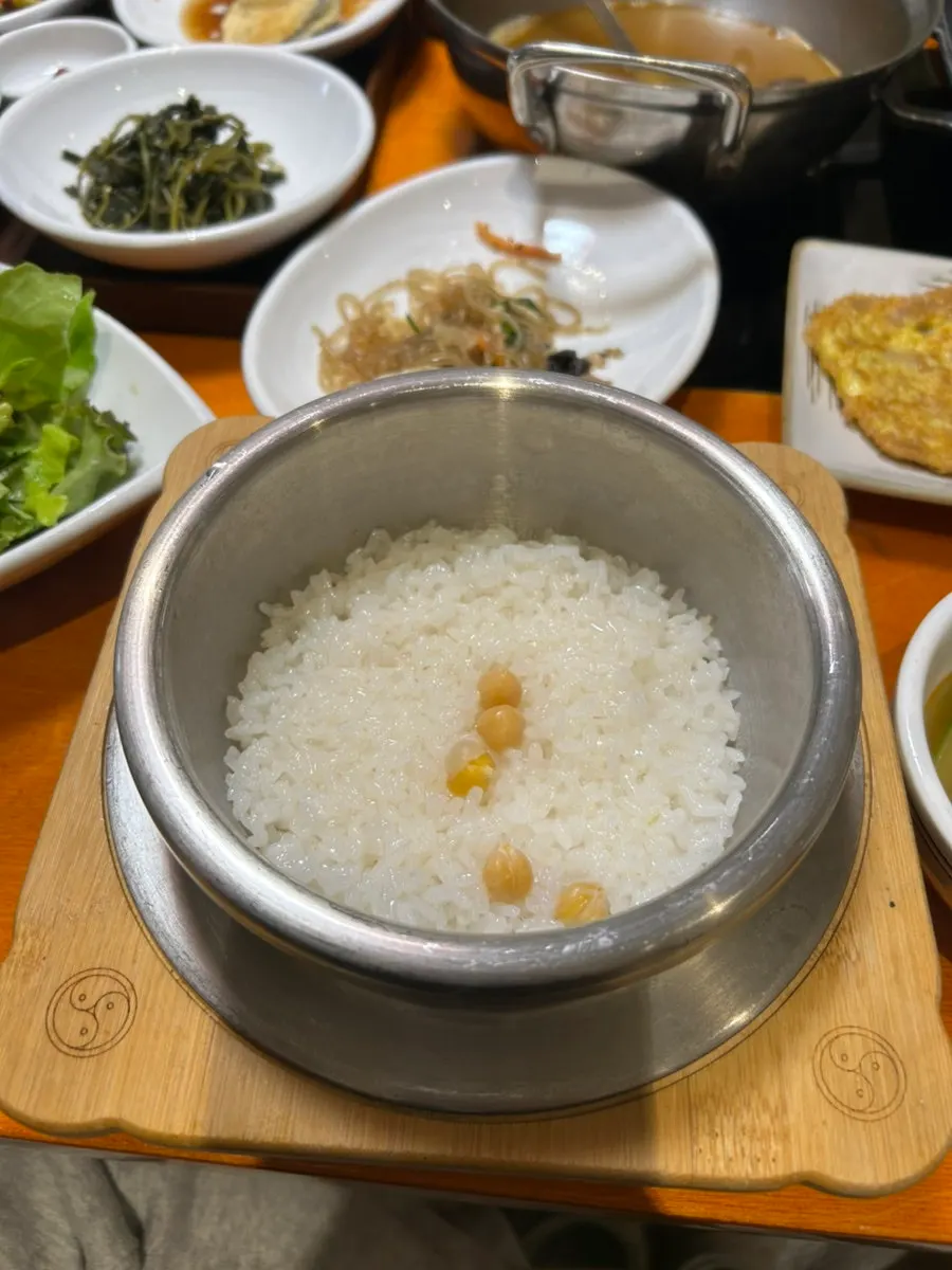 숭늉을 부어 만든 솥밥 누룽지