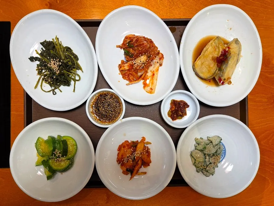 烤鯖魚的開放式廚房窯爐