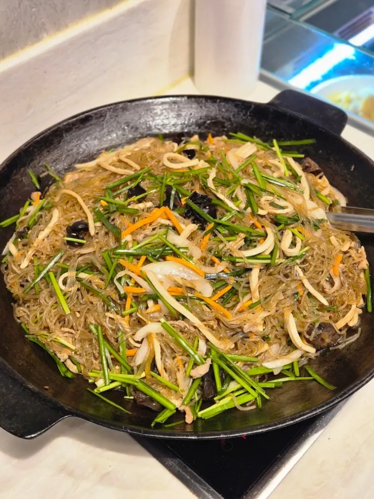 Seaweed and japchae at the self-serve bar