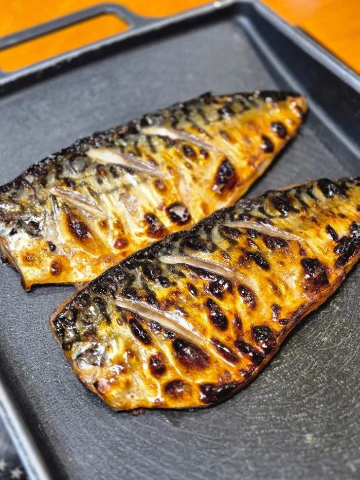 Golden-grilled boneless mackerel