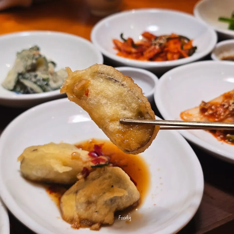 Crispy-outside, tender-inside fried eggplant side dish