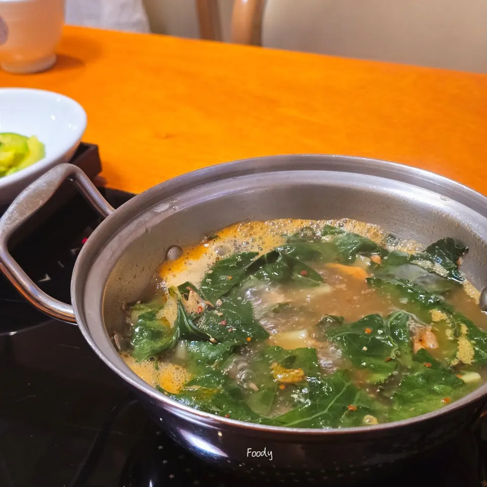 Doenjang soybean paste soup cooked at the table