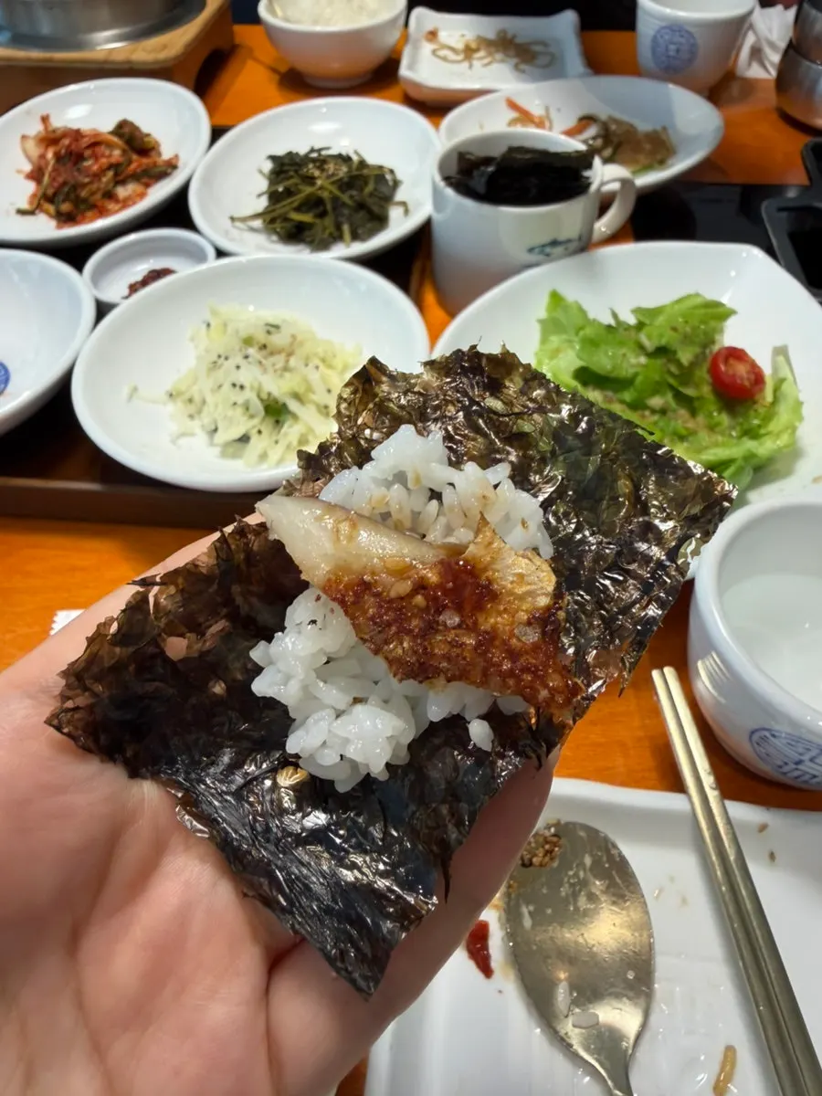 A whole piece of clay-oven-grilled dried corvina