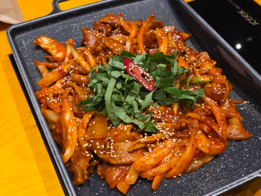 A plate of fire-charred stir-fried pork