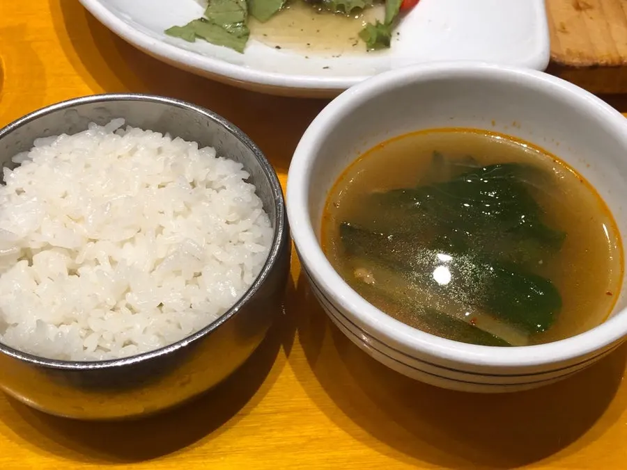 함께 나온 구수한 된장찌개