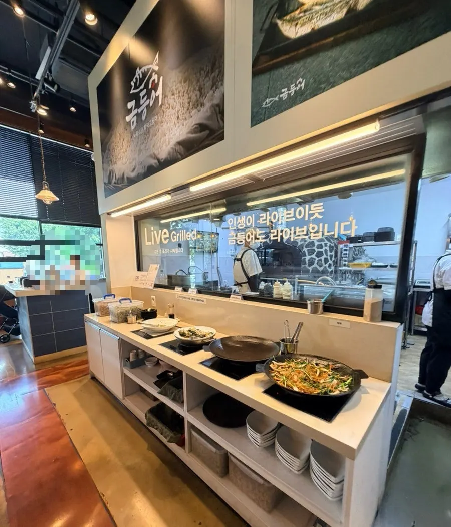 철판에 나온 불맛직화 제육볶음 2인