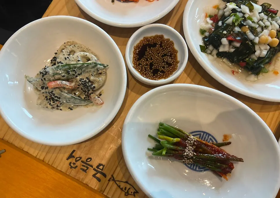 진한 된장국과 밥 한 공기