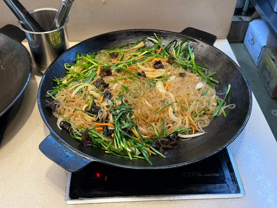 식당 내부 테이블 배치