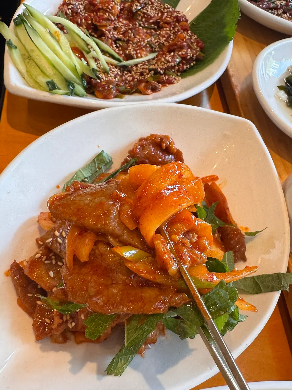 깻잎에 싼 제육볶음과 밥