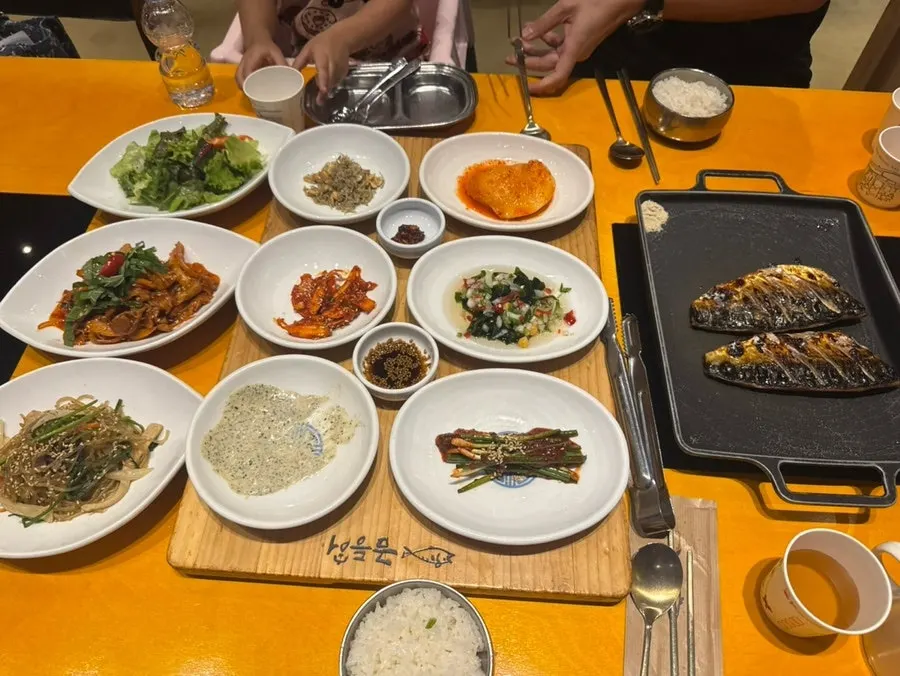 Crispy wood-fired mackerel