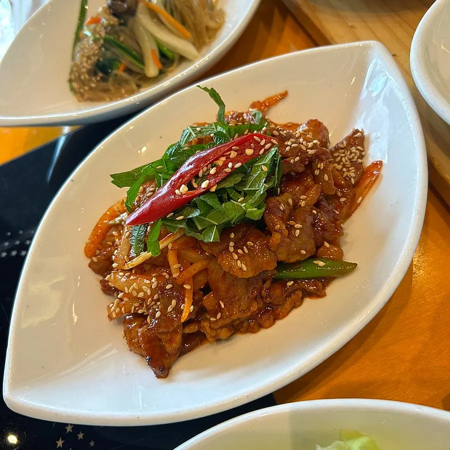 Pan-fried pork cooked with almost no liquid