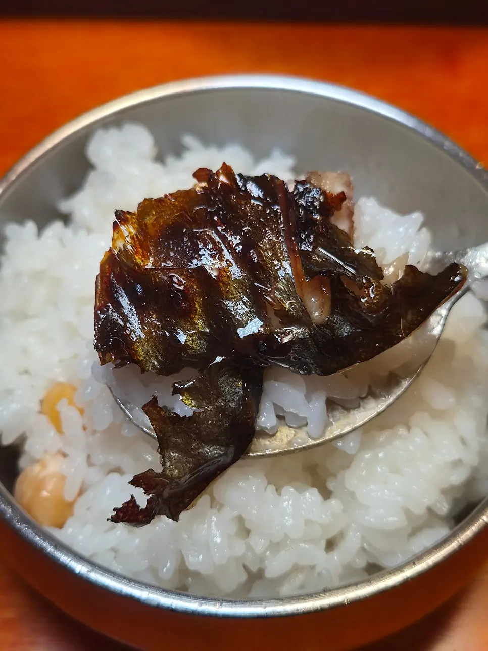 Mackerel flesh piled on top of rice