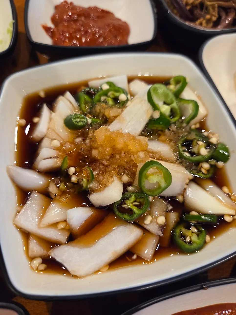 Onion sauce and garlic sauce served with the meat