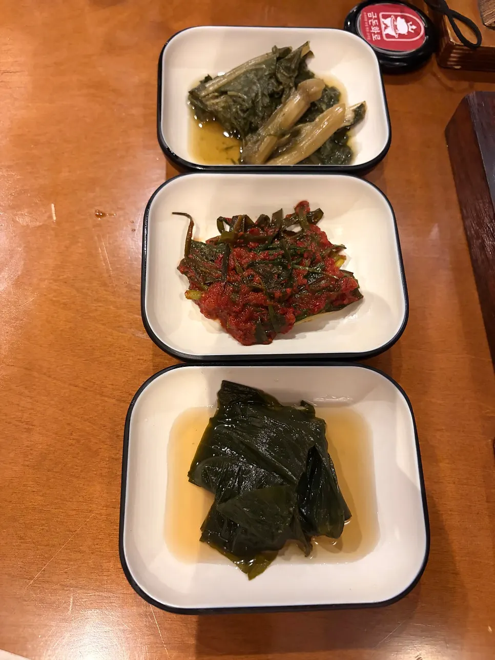 Wild garlic leaf and pickled side dishes