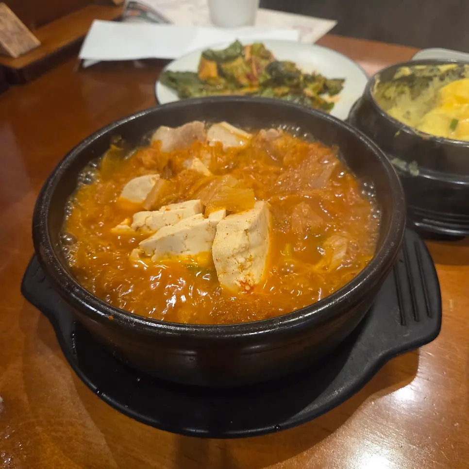 Pork-loaded kimchi jjigae