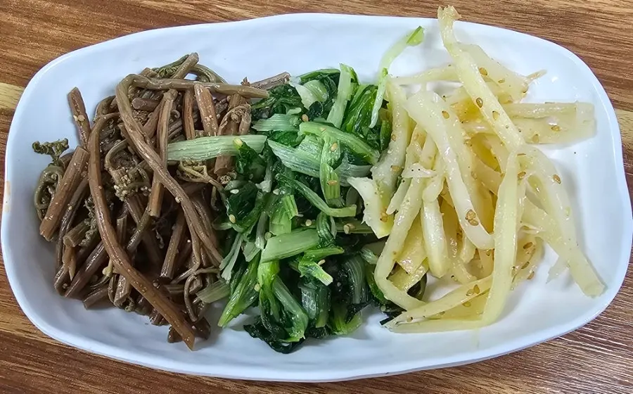 비빔밥에 넣을 3색나물
