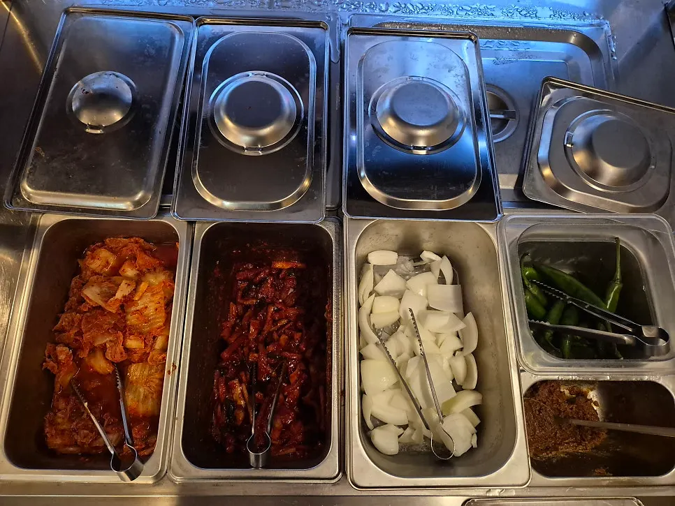 셀프바에서 이용하는 기본 반찬