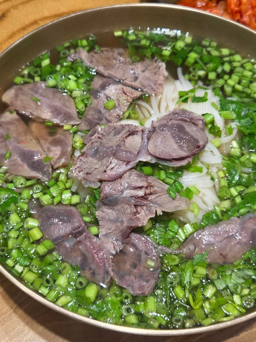 Gomtang meat sized for picking up with chopsticks