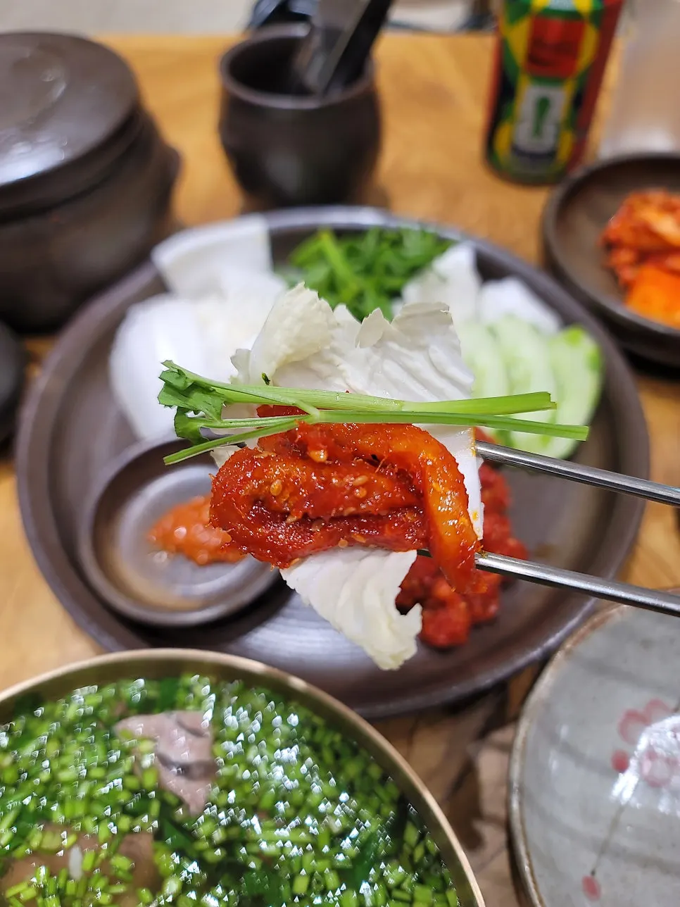 매콤달콤 윤기 흐르는 도톰한 명태회