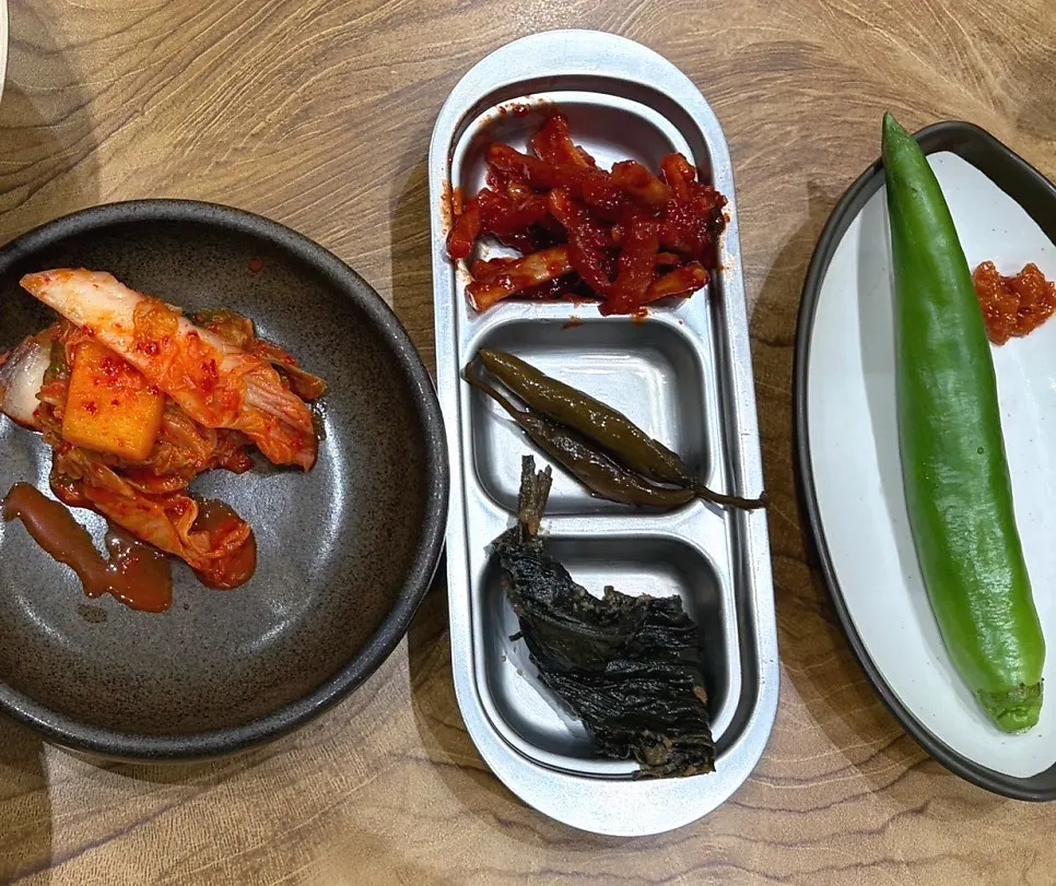 금녕곰탕 기본찬과 된장 깻잎
