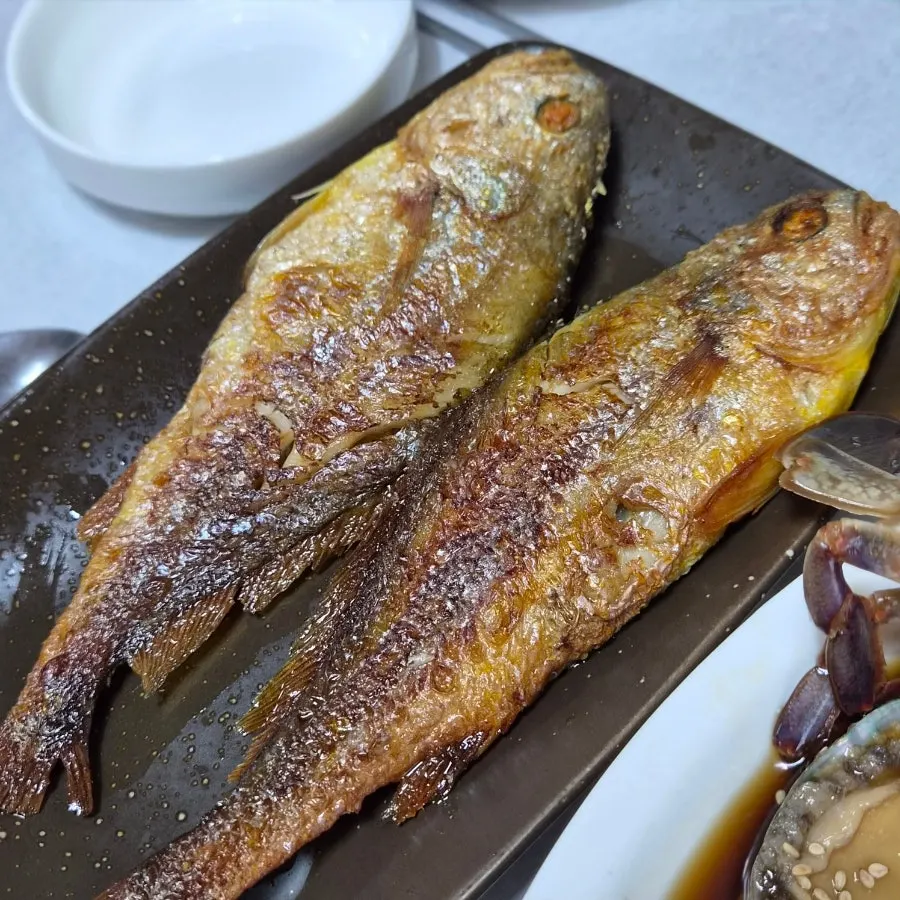 튼실한 조기구이 한 접시