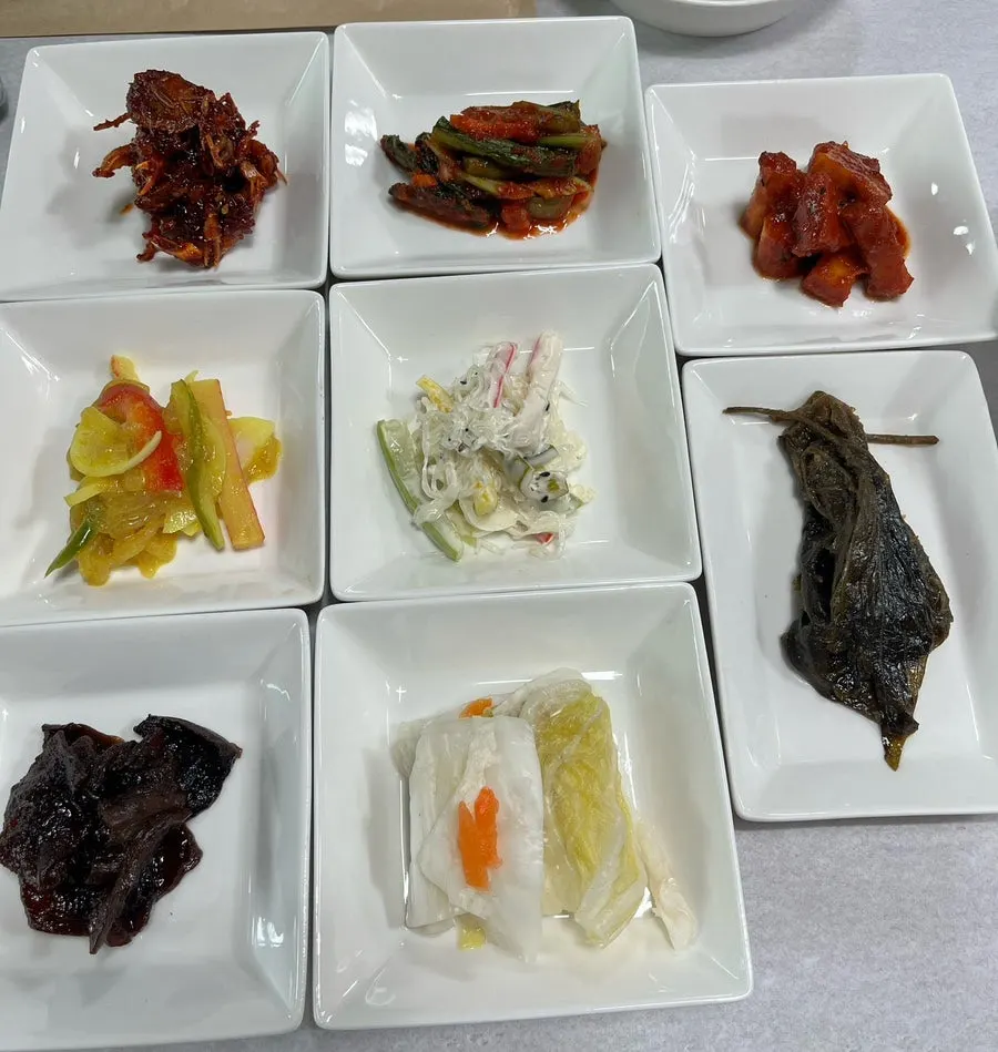 Basic side dishes including ginseng namul and baek-kimchi