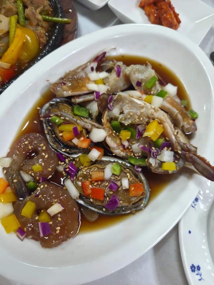 Not-too-salty crab marinated in soy sauce at Madang Itneun Jip
