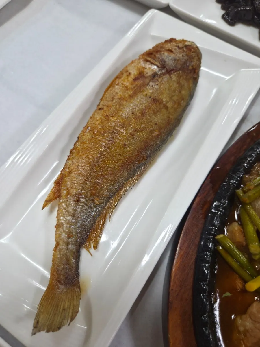 Crispy grilled dried yellow croaker