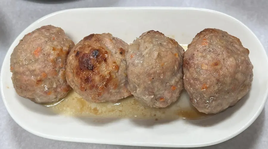 Juicy ginseng tteokgalbi