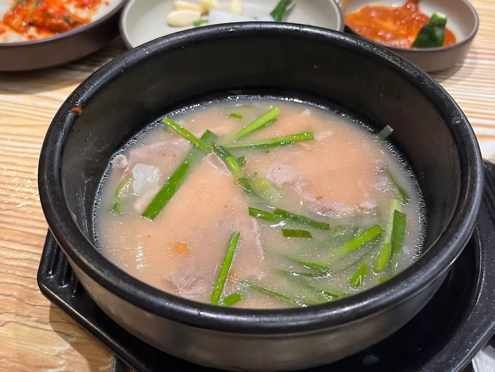 Dadaegi seasoning paste served separately