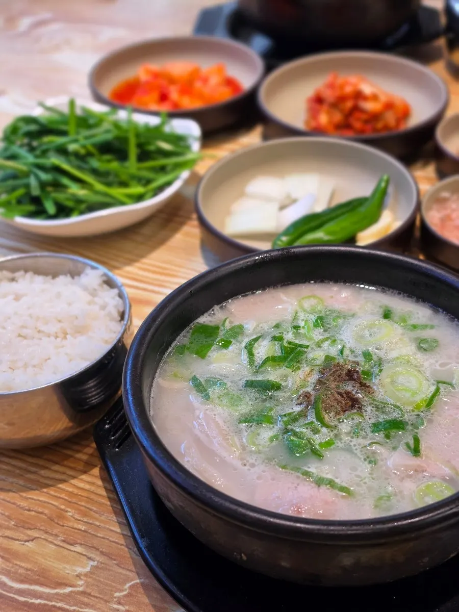 Steaming pork jowl gukbap at Geumsu Dwaeji Gukbap Gyeongseong-Pukyongdae Branch