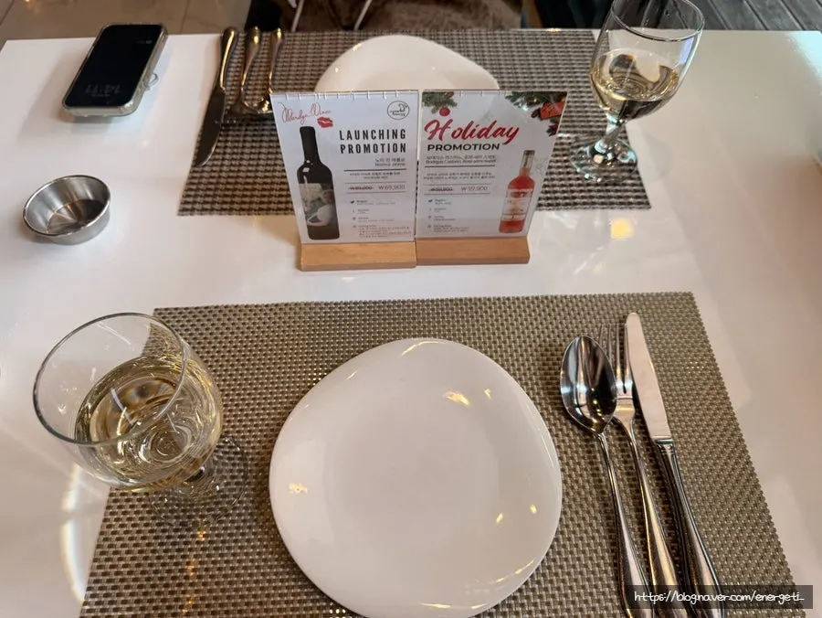 Interior of the Italian restaurant on the 6th floor of Dongwon Building
