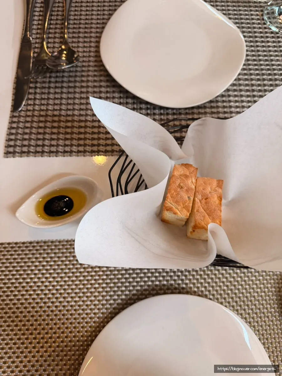 Restaurant seating with a calm atmosphere