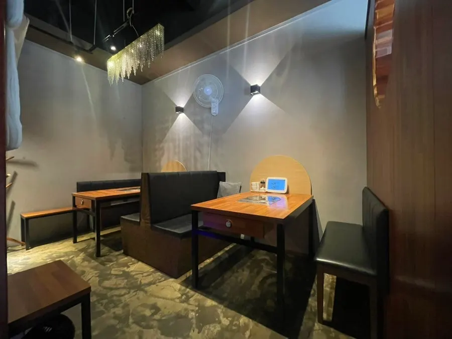Single seats good for solo dining