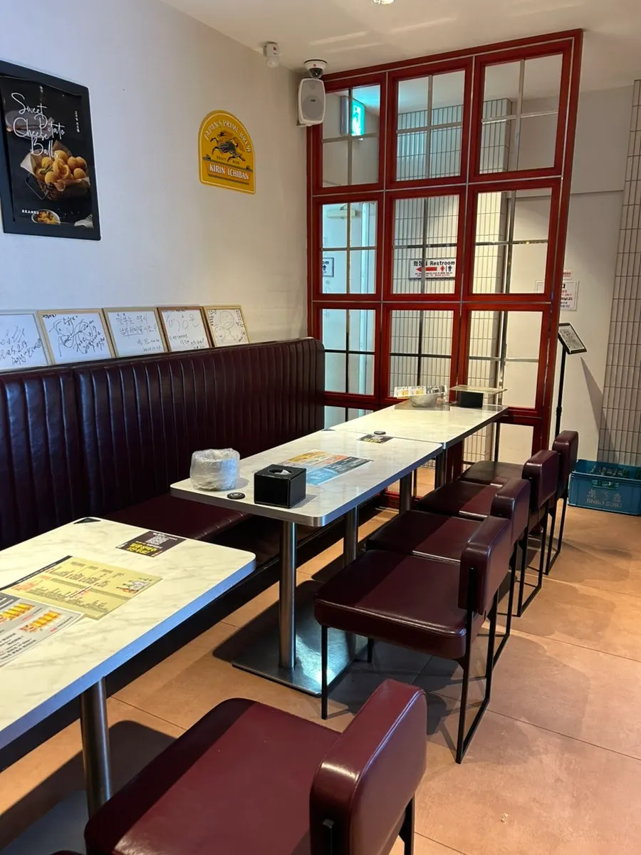Outdoor terrace tables at Kkanbu Chicken Nambu Terminal Branch