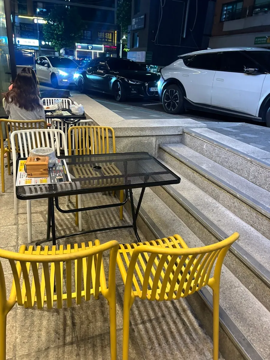 Table setting at Kkanbu Chicken Nambu Terminal Branch