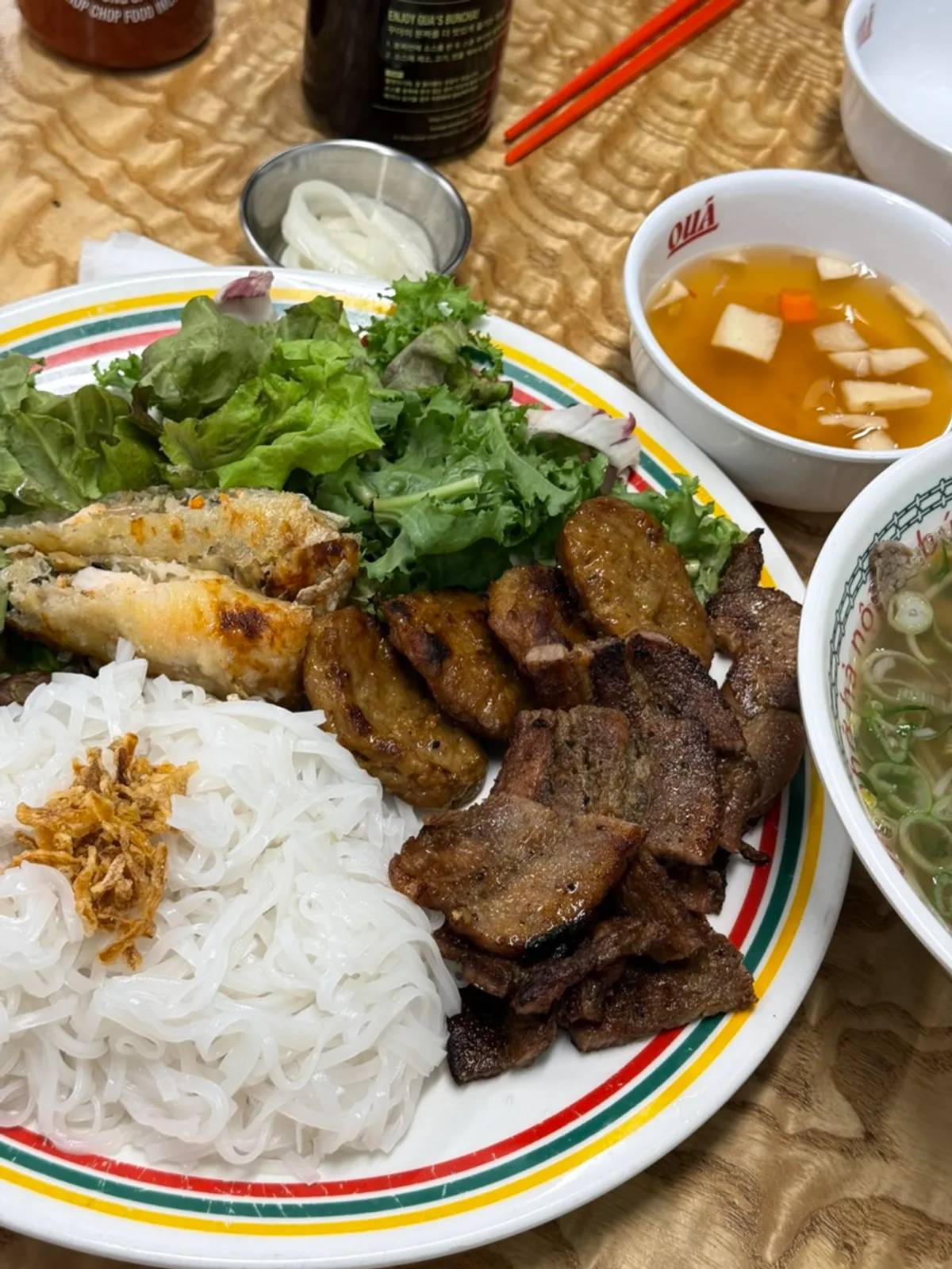 Full bun cha spread at Kkua Ewha