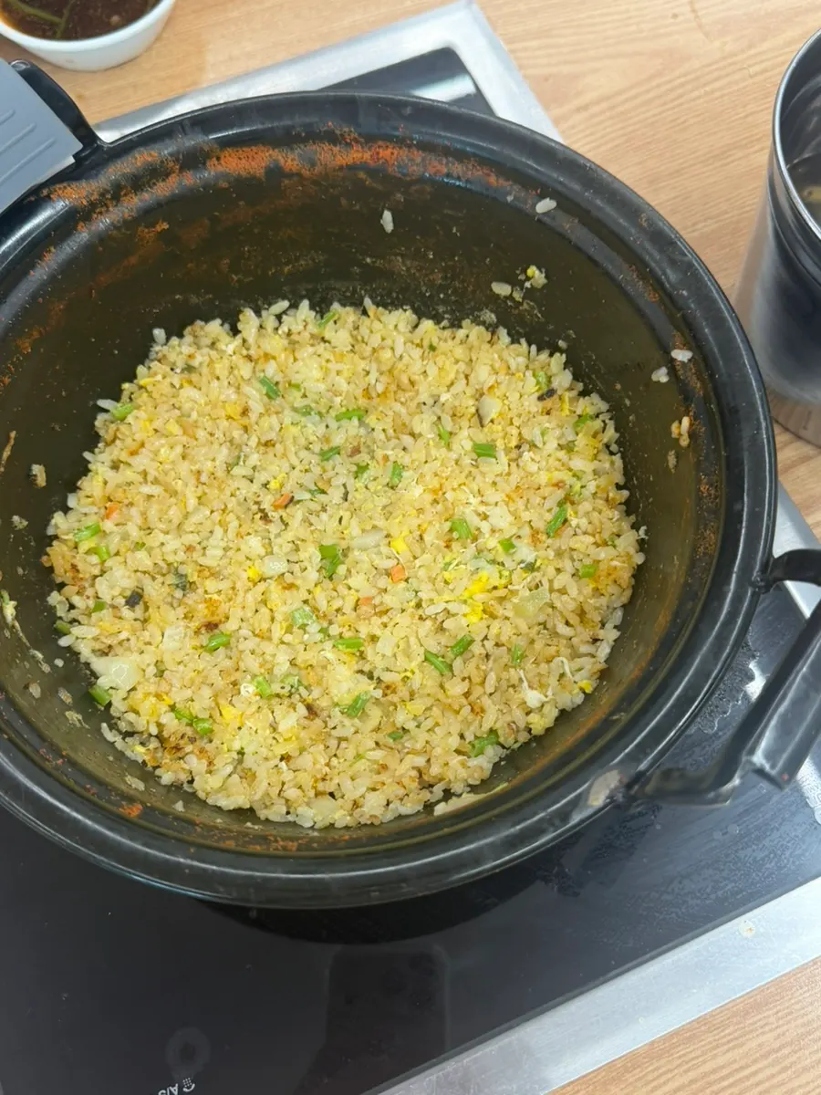 Mi kalguksu kenyal yang menyerap kuah