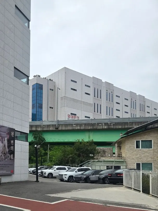Parking lot at Jangwongap Kalguksu Yongin Giheung Branch