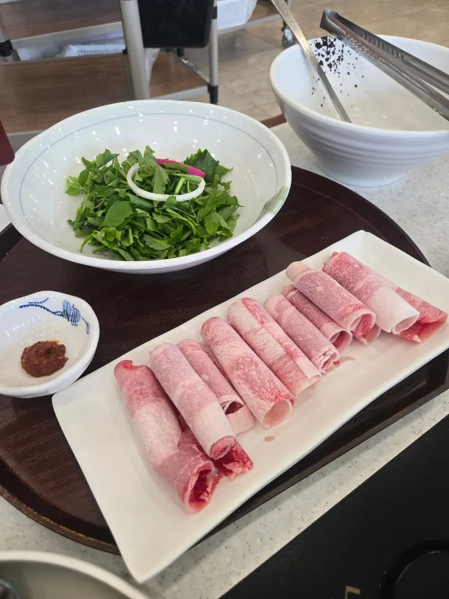 Prepared live abalone and shabu ingredients