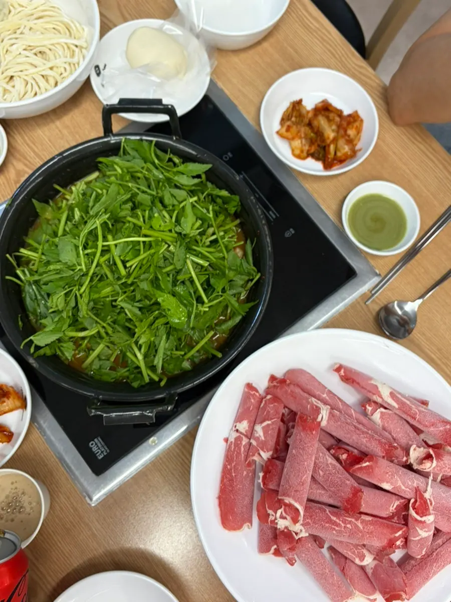Shabu beef and kalguksu set