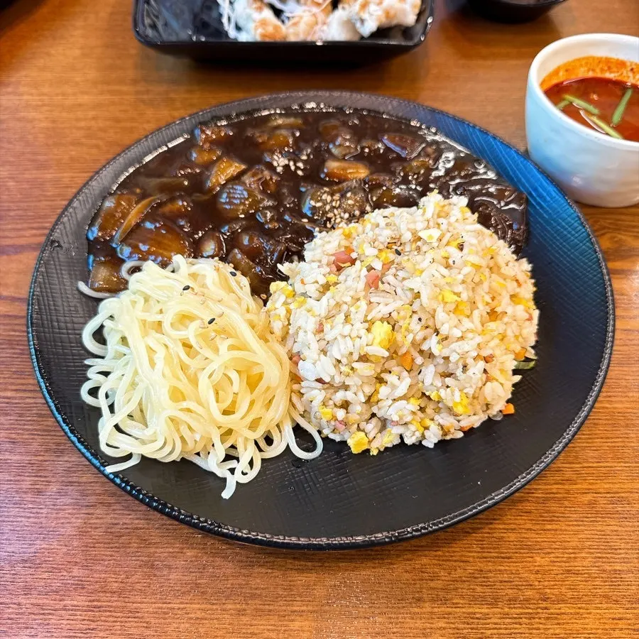 ข้าวผัดเม็ดร่วนกลิ่นไหม้