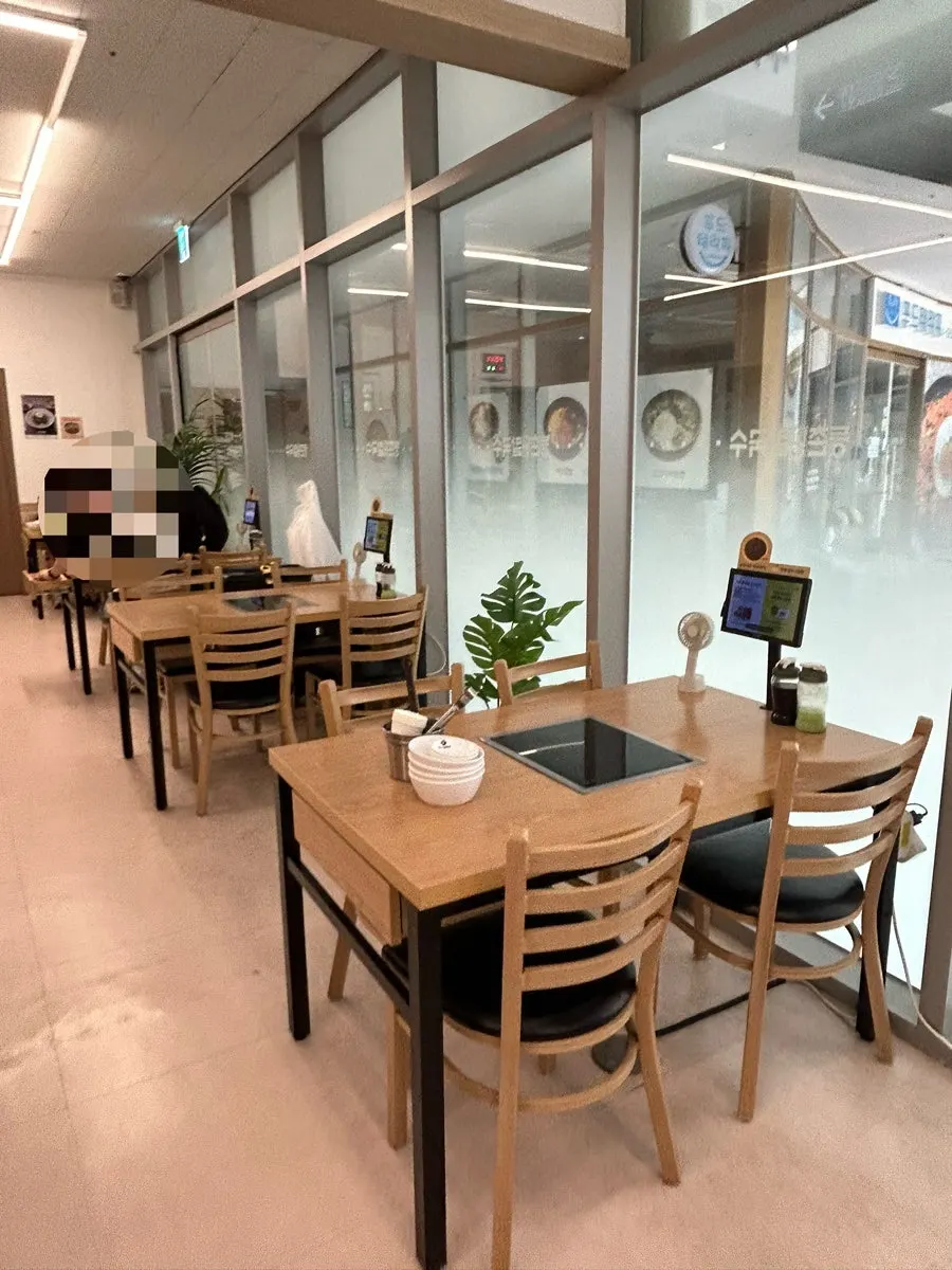 Inside Deungchon Shabu Kalguksu Giheung Station Branch