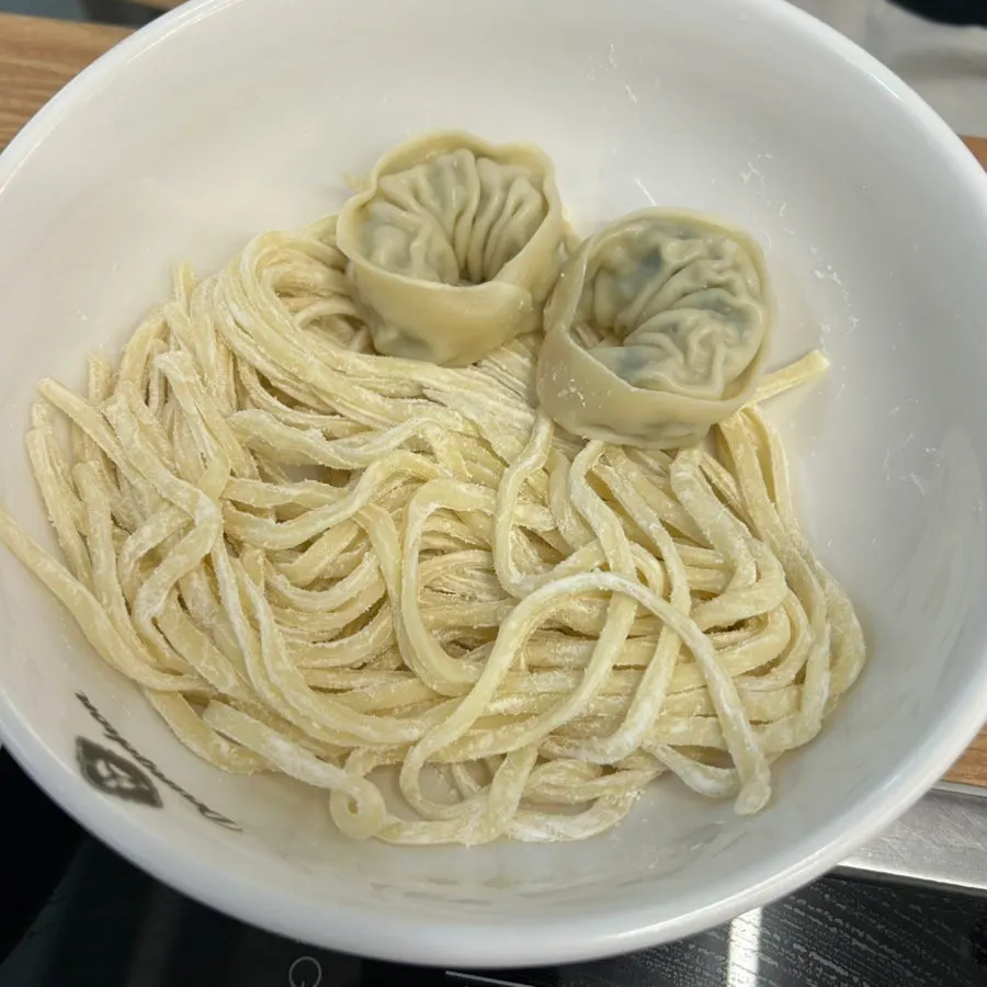 Kalguksu added to the remaining broth