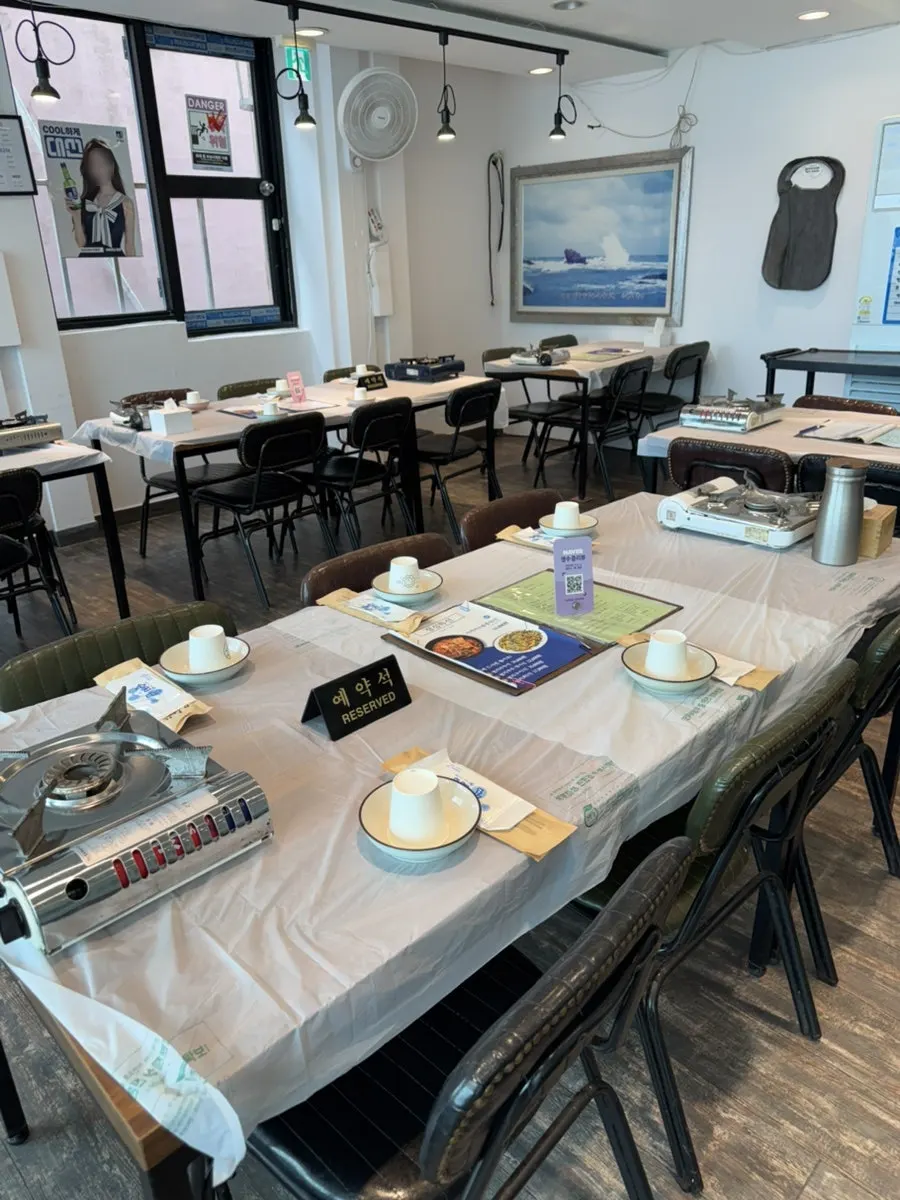 Interior seating at Namhang Hoetjip in Gijang