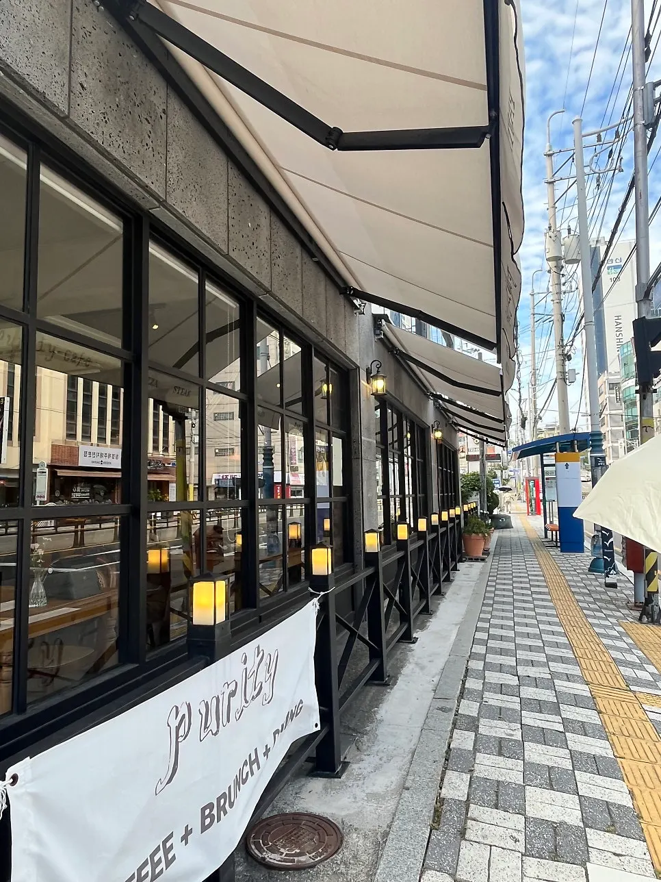 European-style entrance to Purity Cafe