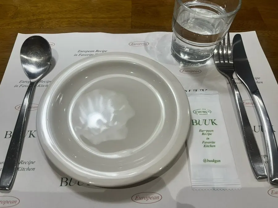 바질 마르게리따 피자와 크림파스타 주문