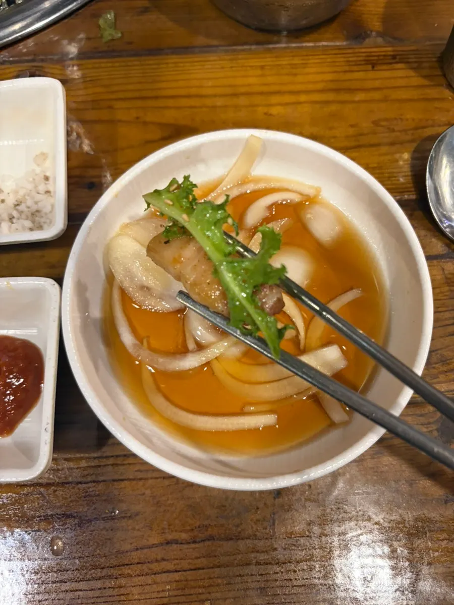 Grilled pork belly with juices still intact